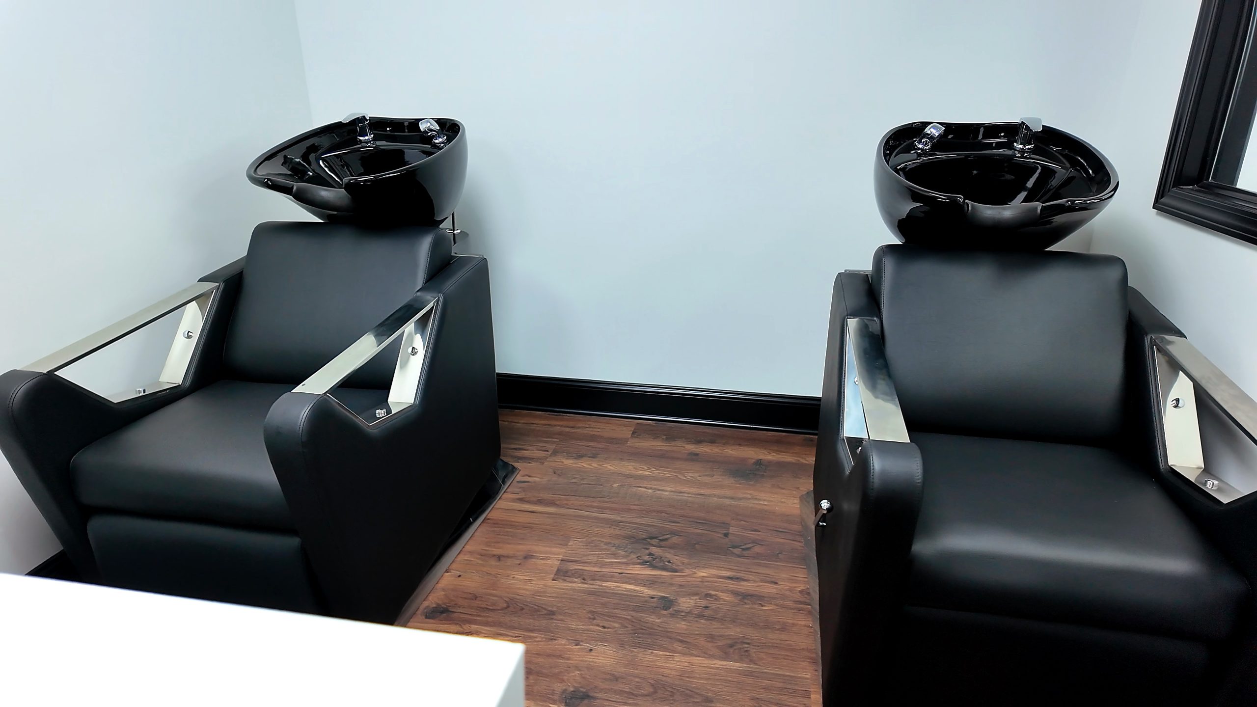 Cute Fellows salon